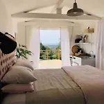 30 Pct Off!! Limited Time! Malibu Charming Getaway With King Bed, Near Beach