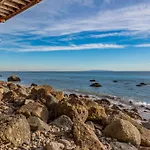 Blue Dolphin: An Oceanfront Malibu Sanctuary