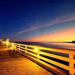 Luxury 1Br Malibu Bungalow On Pch + Steps From Beach!