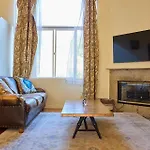 Malibu Home In Enchanting Hills 5 Min From The Beach