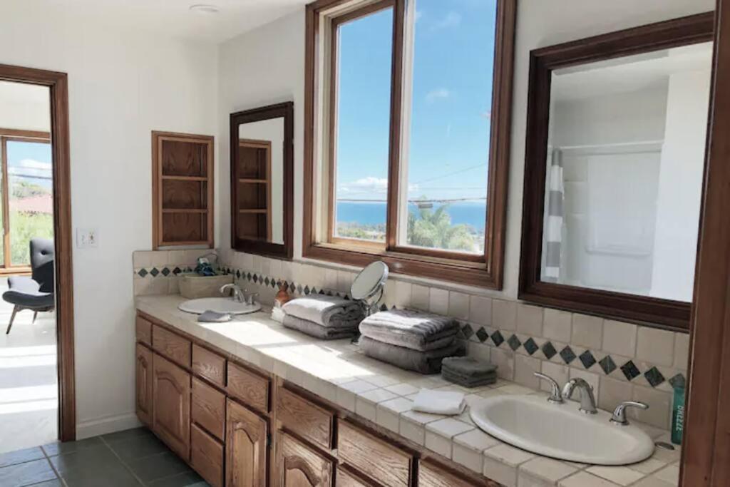 30 Pct Off!! Limited Time! Ocean View With Hot Tub, Mins To & Hiking Trails, Coastal Lifestyle *