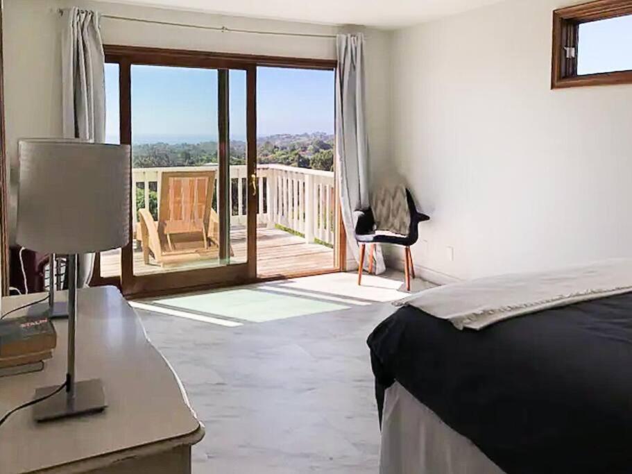 Holiday home 30 Pct Off!! Limited Time! Ocean View With Hot Tub, Mins To & Hiking Trails, Coastal Lifestyle