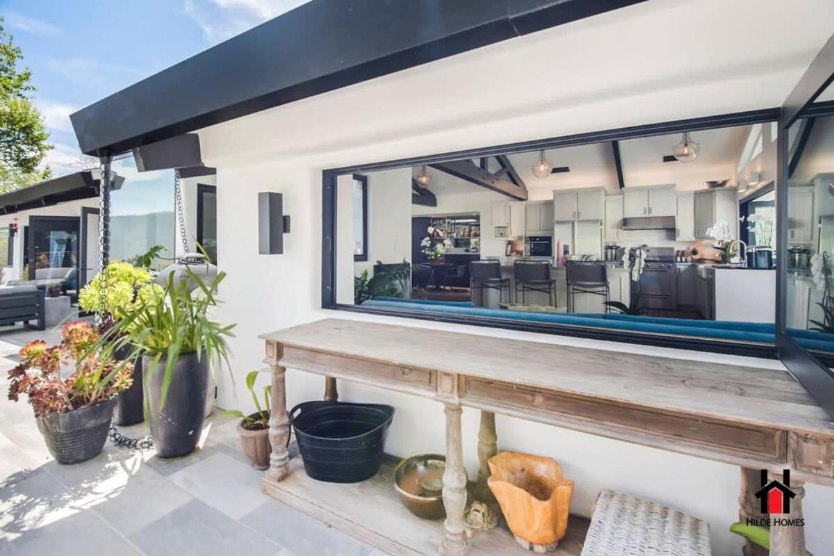 Feel I Breathtaking Mountain Scenery I Pool Holiday home Malibu