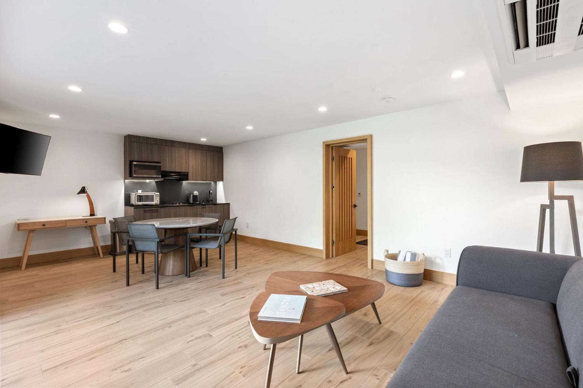 Carbon Apartment Malibu