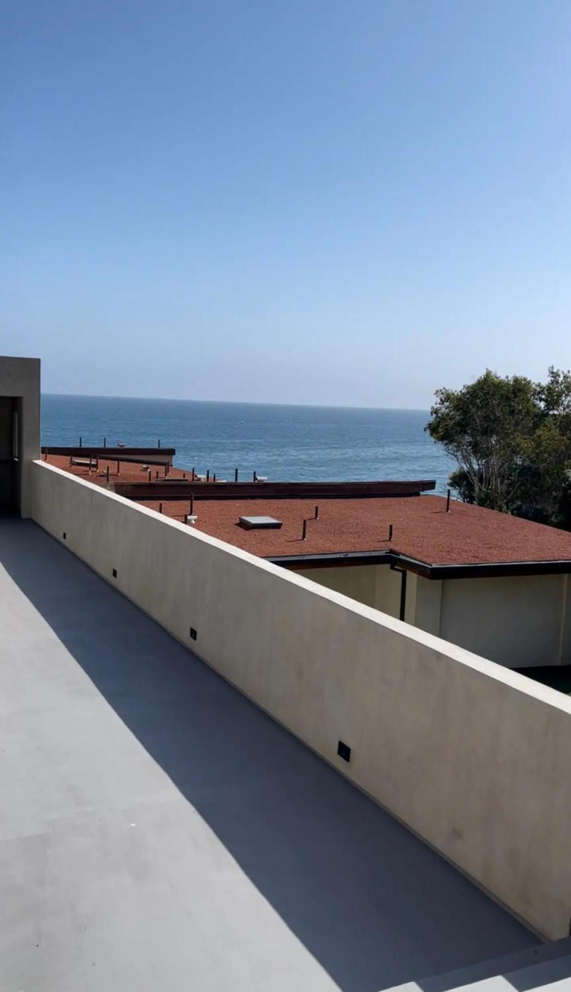 Carbon Apartment Malibu