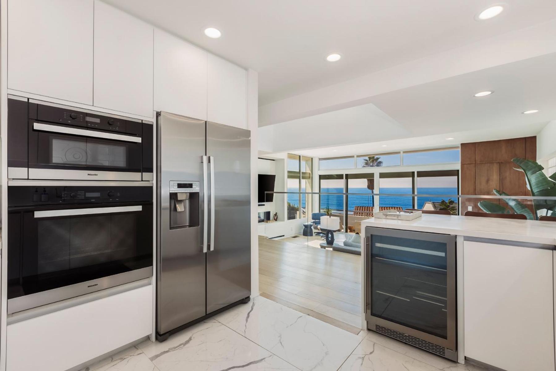 Holiday home Breeze - Hot Tub, Ocean View, Steps To Malibu