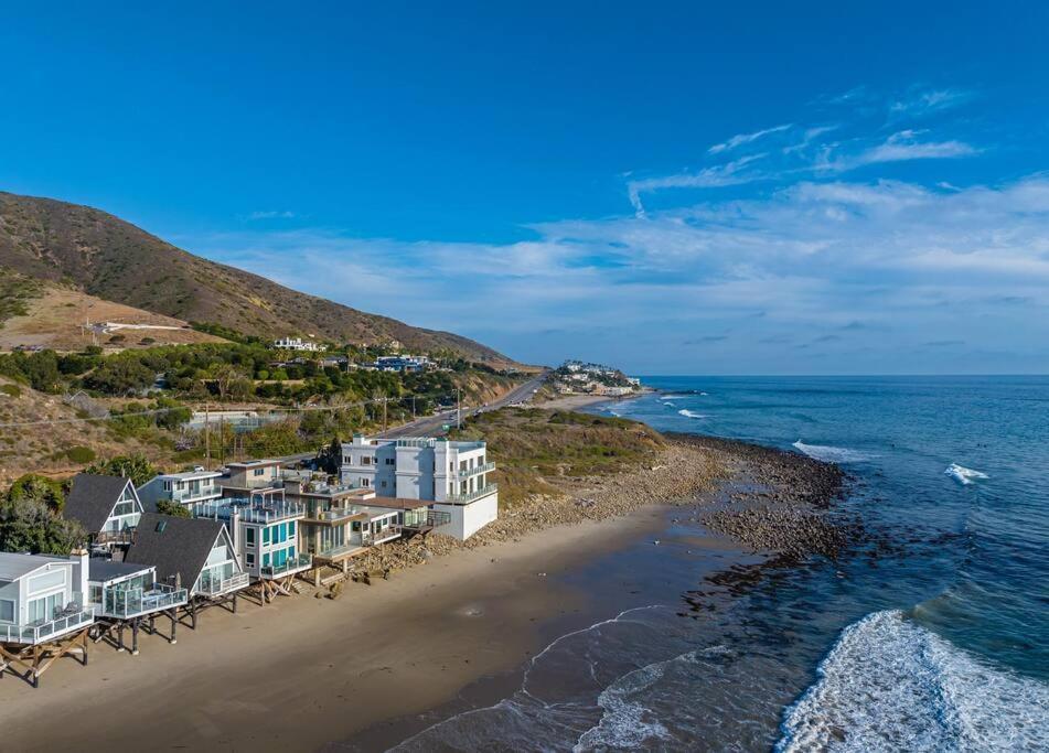 House Getaway On Private Malibu