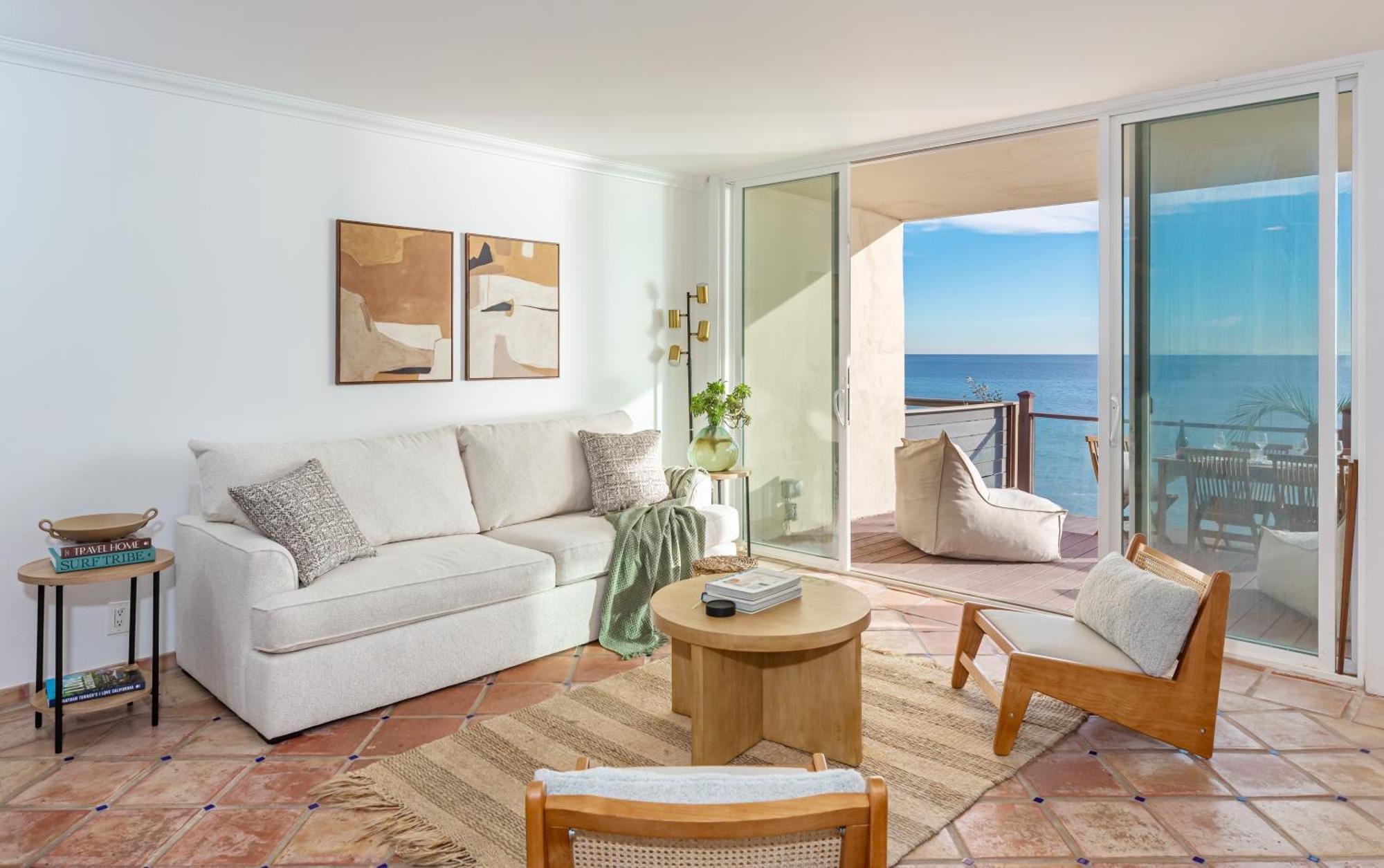 Blue Dolphin: An Oceanfront Sanctuary * Malibu