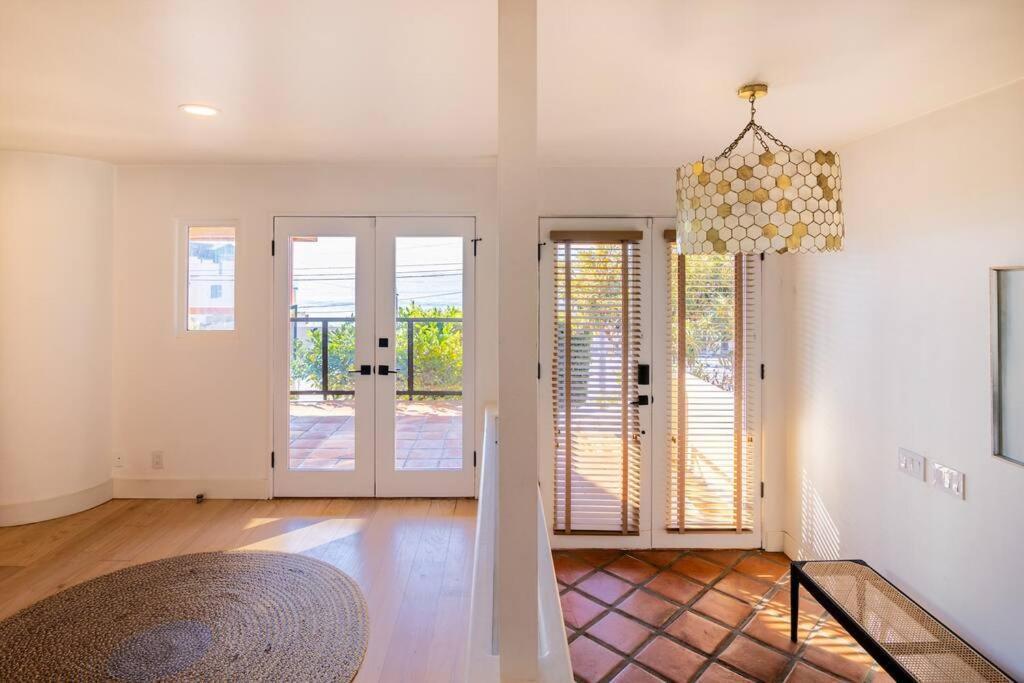 Holiday home Contemporary Ocean View With Pool Malibu