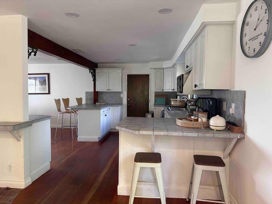 30 Pct Off!! Limited Time! Ocean View With Hot Tub, Mins To & Hiking Trails, Coastal Lifestyle Holiday home Malibu