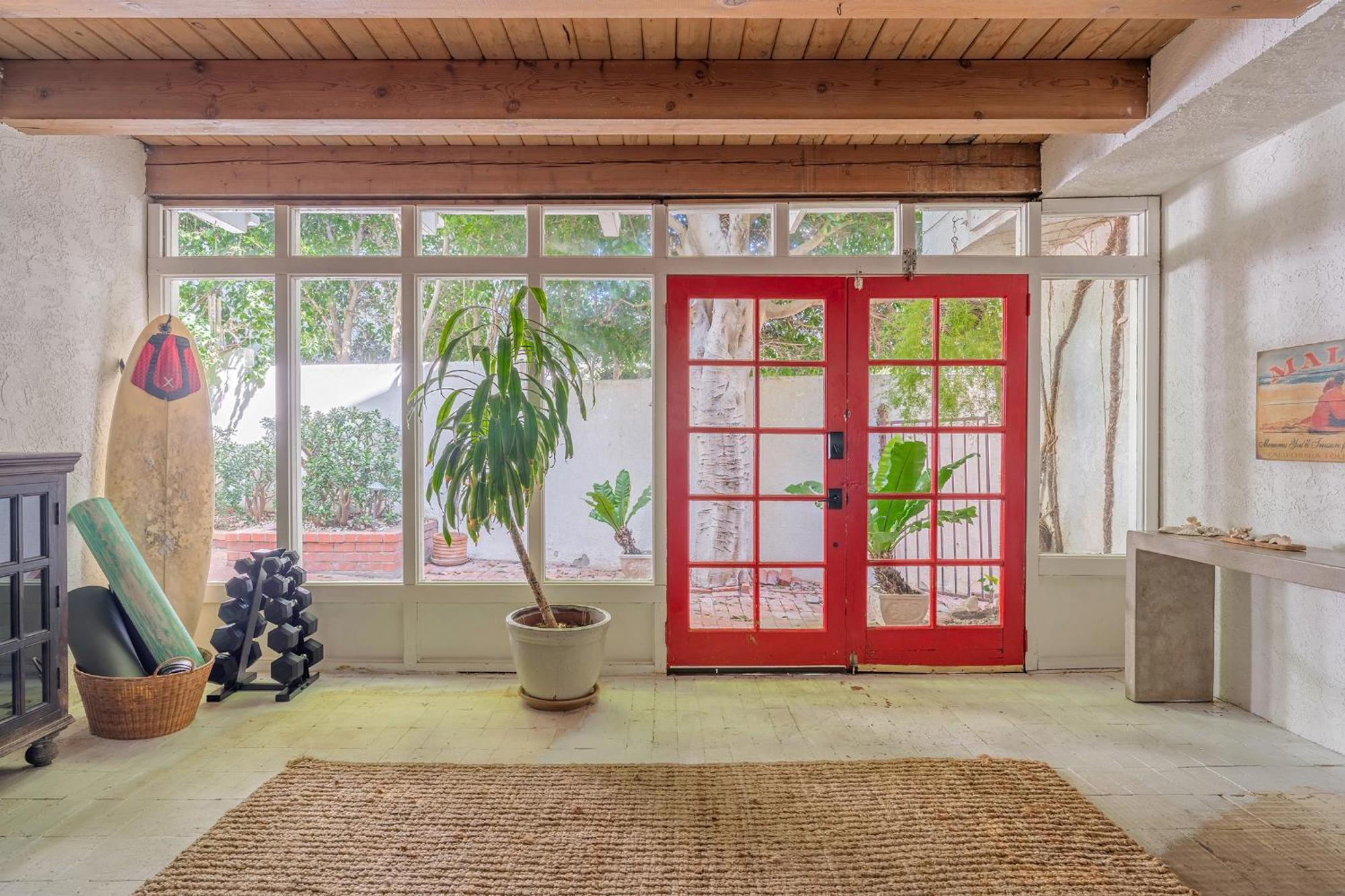 With Access And Ocean View Malibu