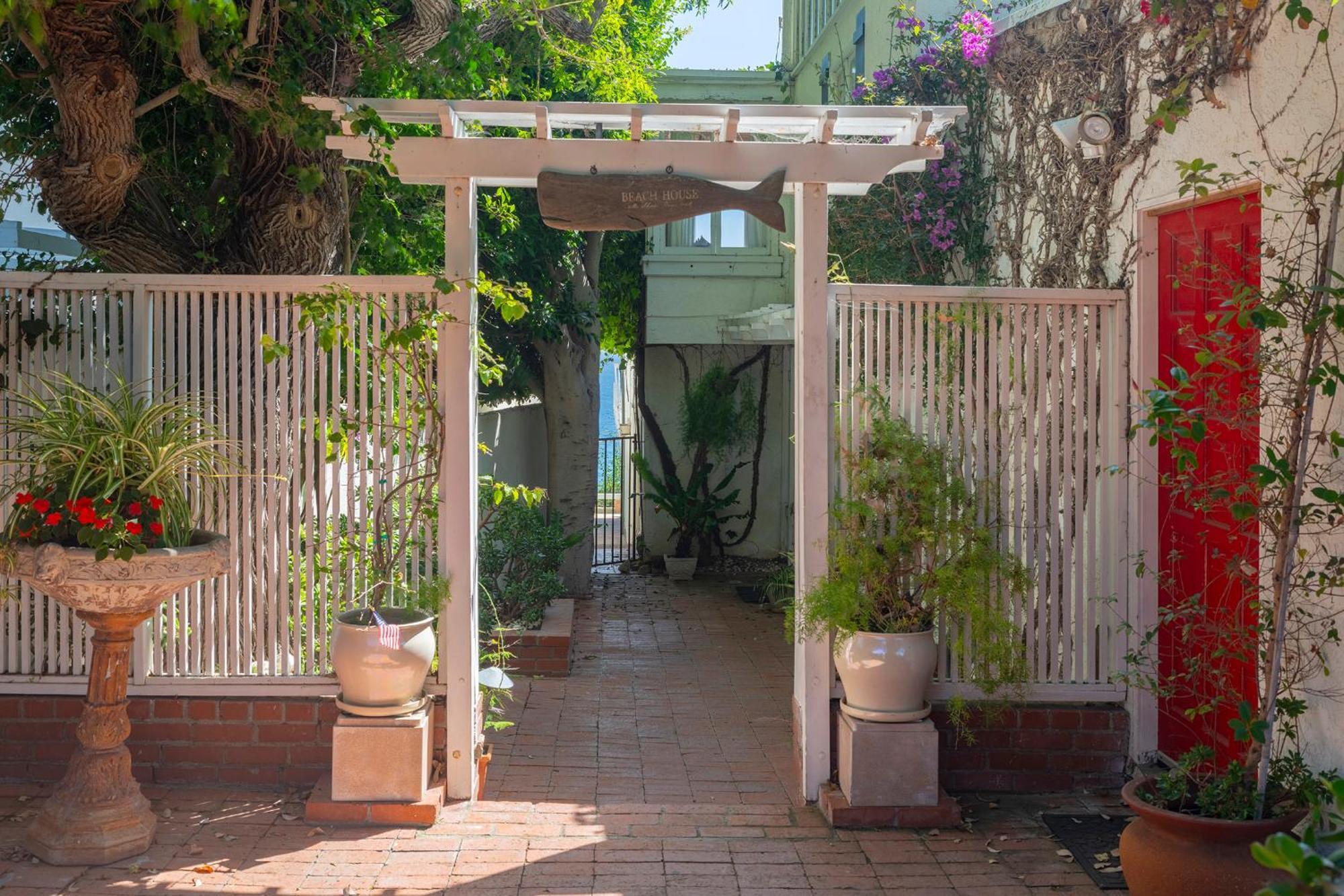 With Access And Ocean View Holiday home