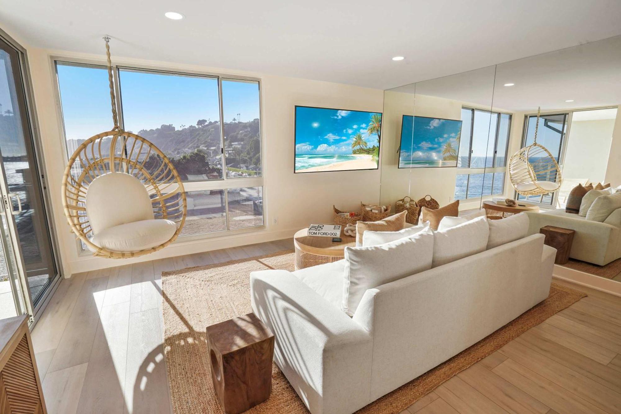 Apartment Aquamarine View In By Awhile *
