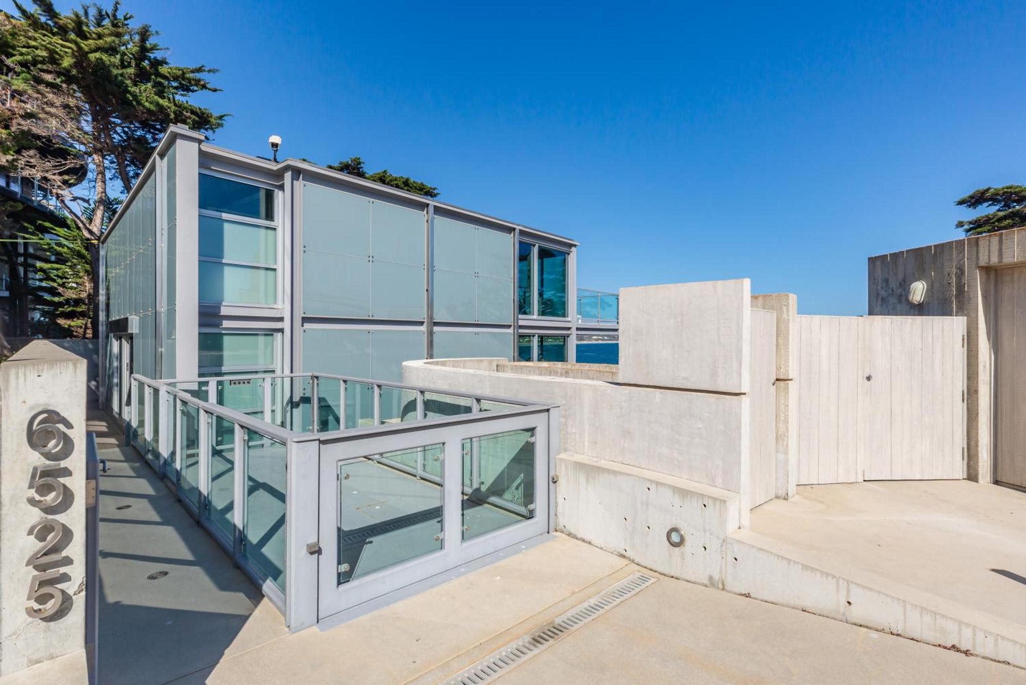 Beachfront Broad Direct Access Villa
