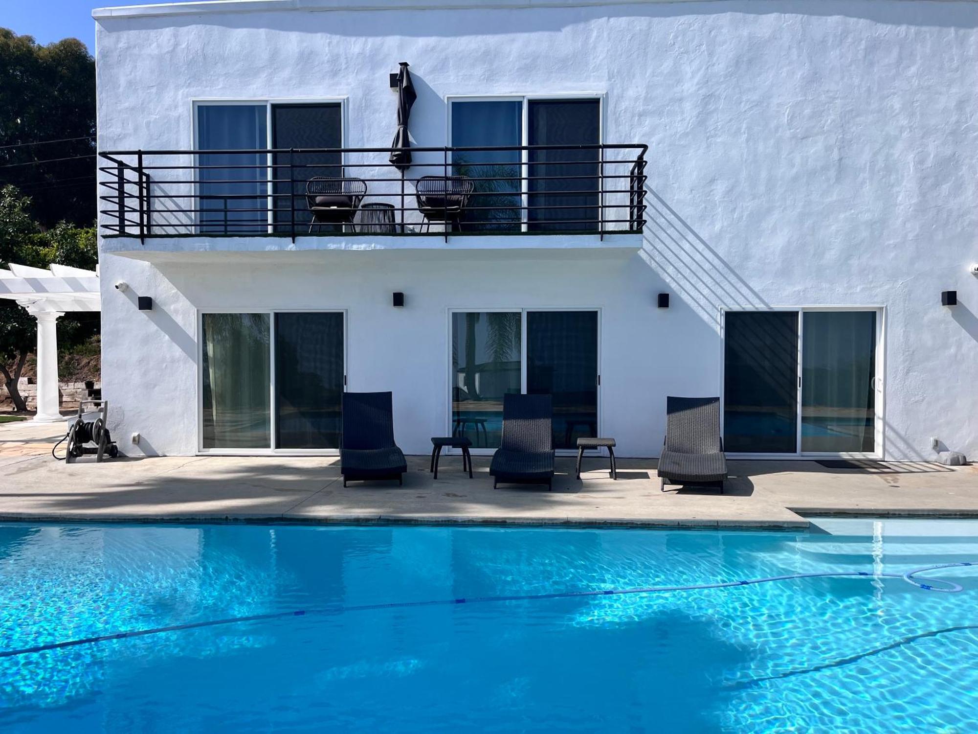Experience Villa Malibu
