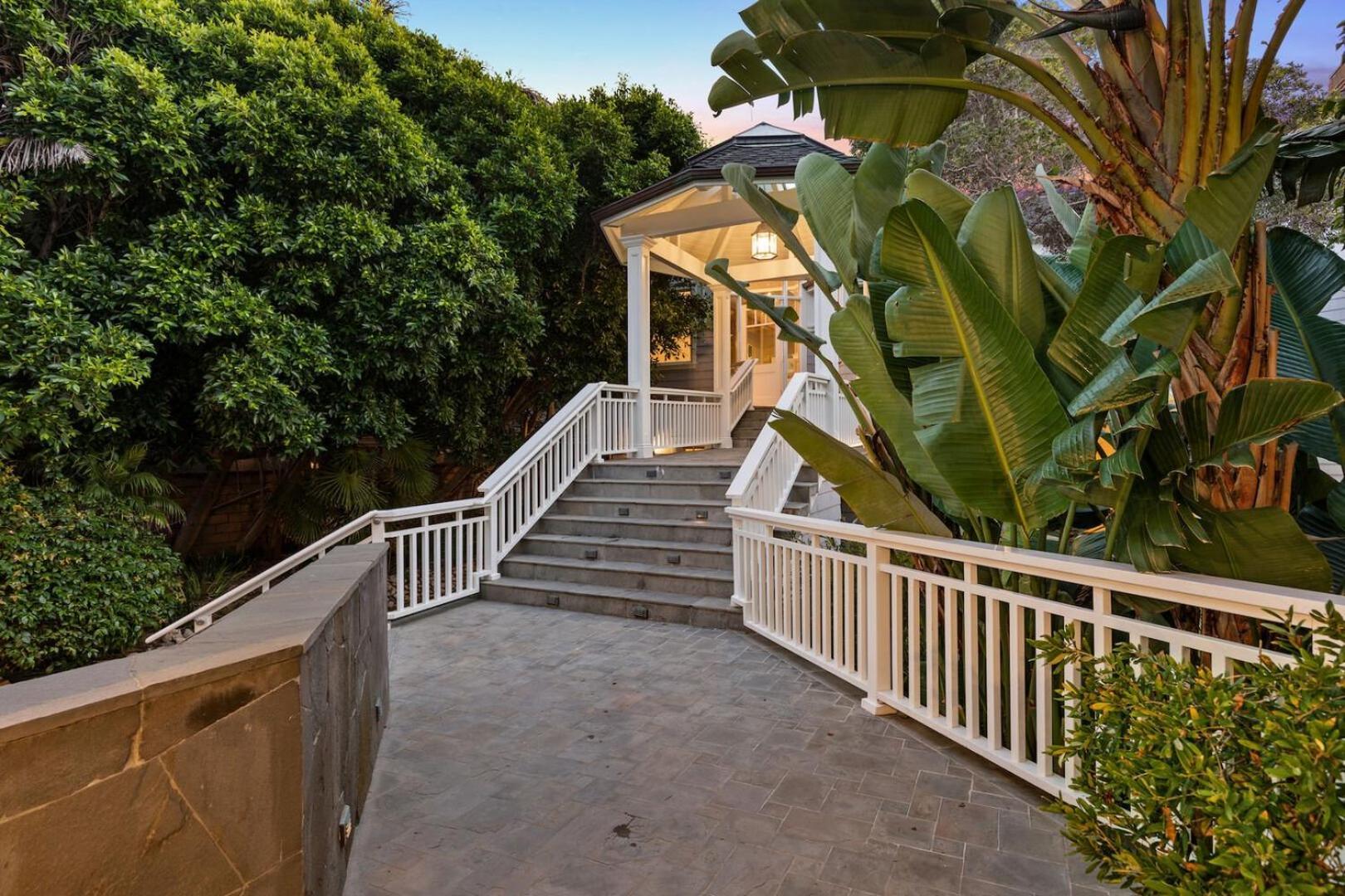 Dunes By Fieldtrip Expansive Hamptons-style Estate W Private Backyard Resort Malibu