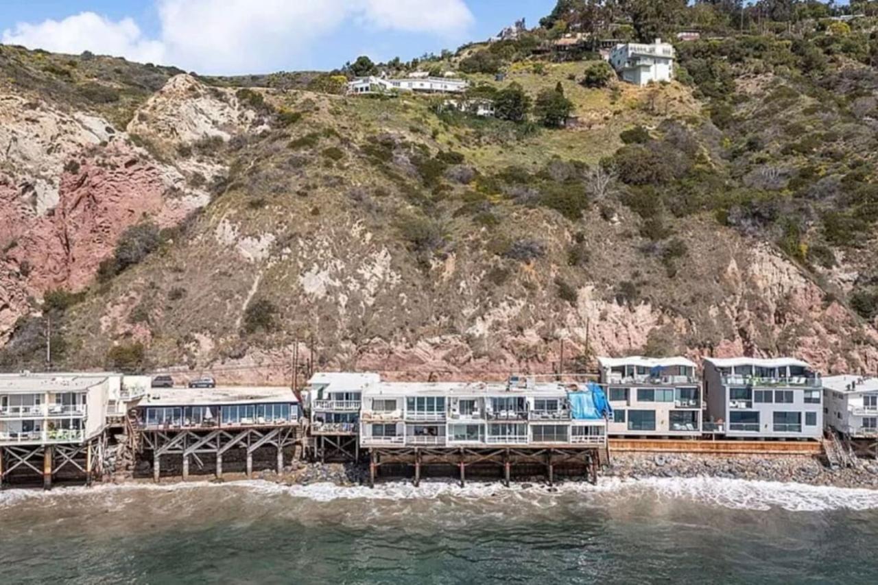 Breathe Ocean Front With Access Holiday home Malibu