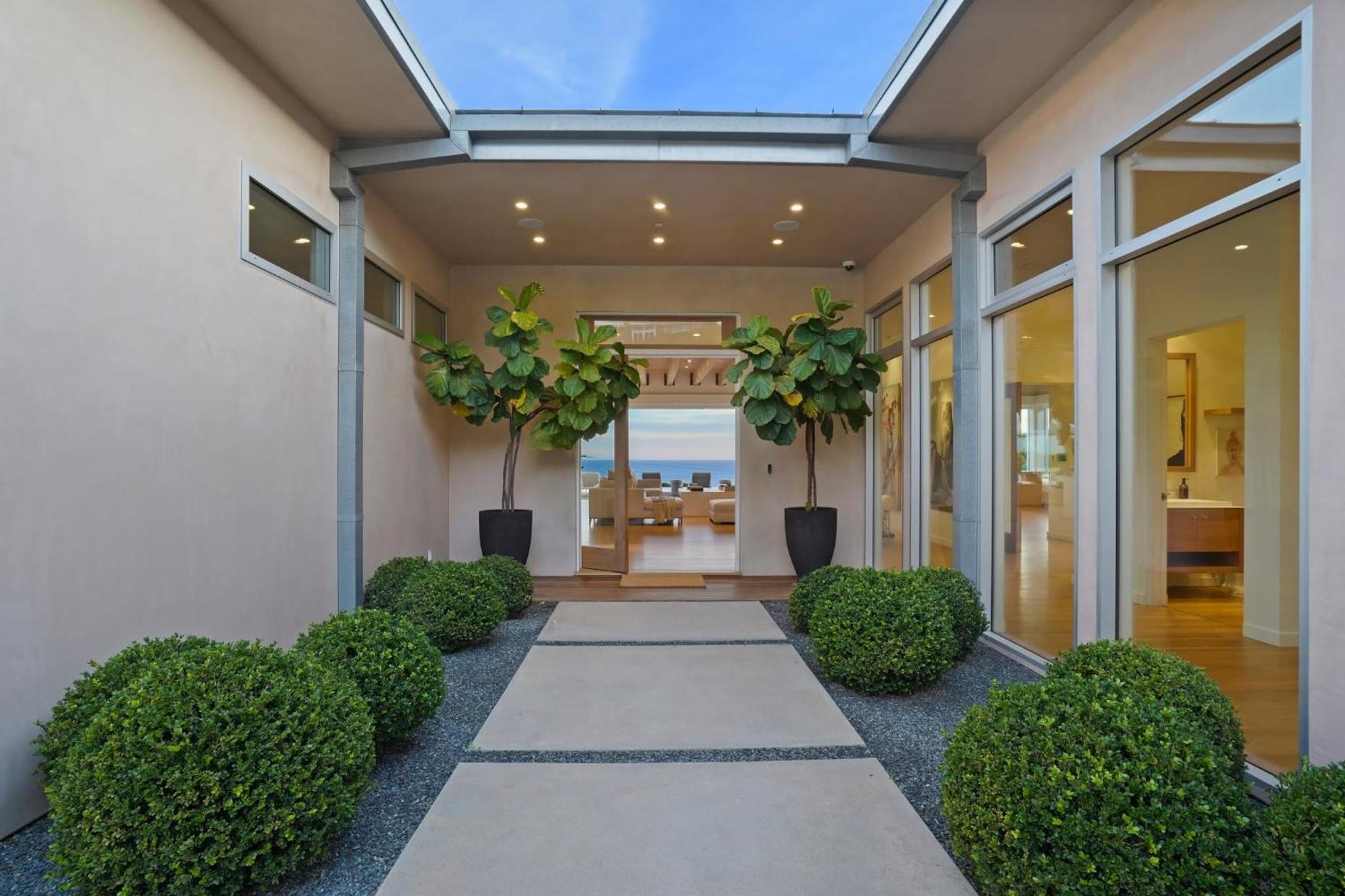 Infinite View By Awhile Holiday home
